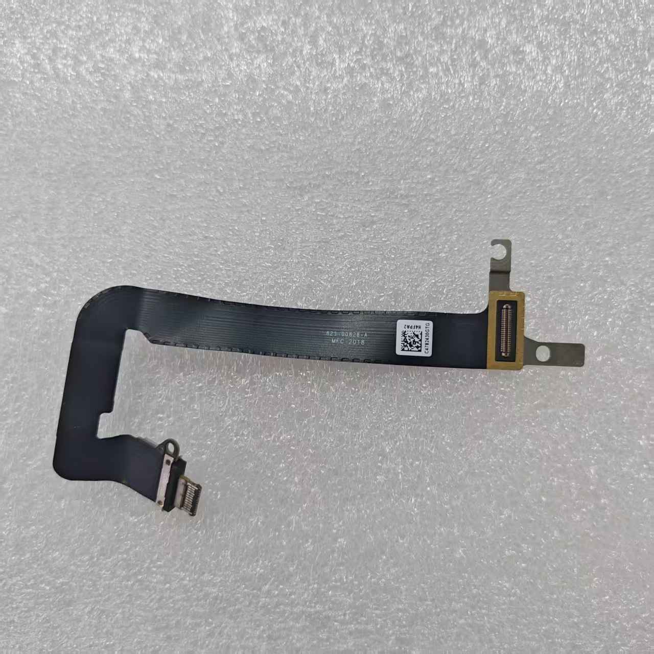 オリジナル USB-C 充電ポートフレックスケーブル Mac - Charging Port Flex のレビューと価格